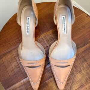 Manolo Blahnik Nude Kitten Heel Size 41